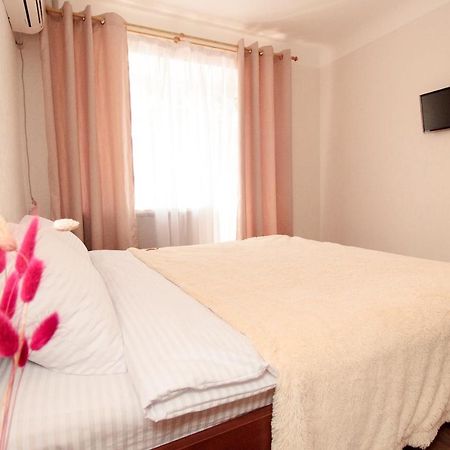 Apartment On Sobornyi Avenue 61 Oleksandriia エクステリア 写真