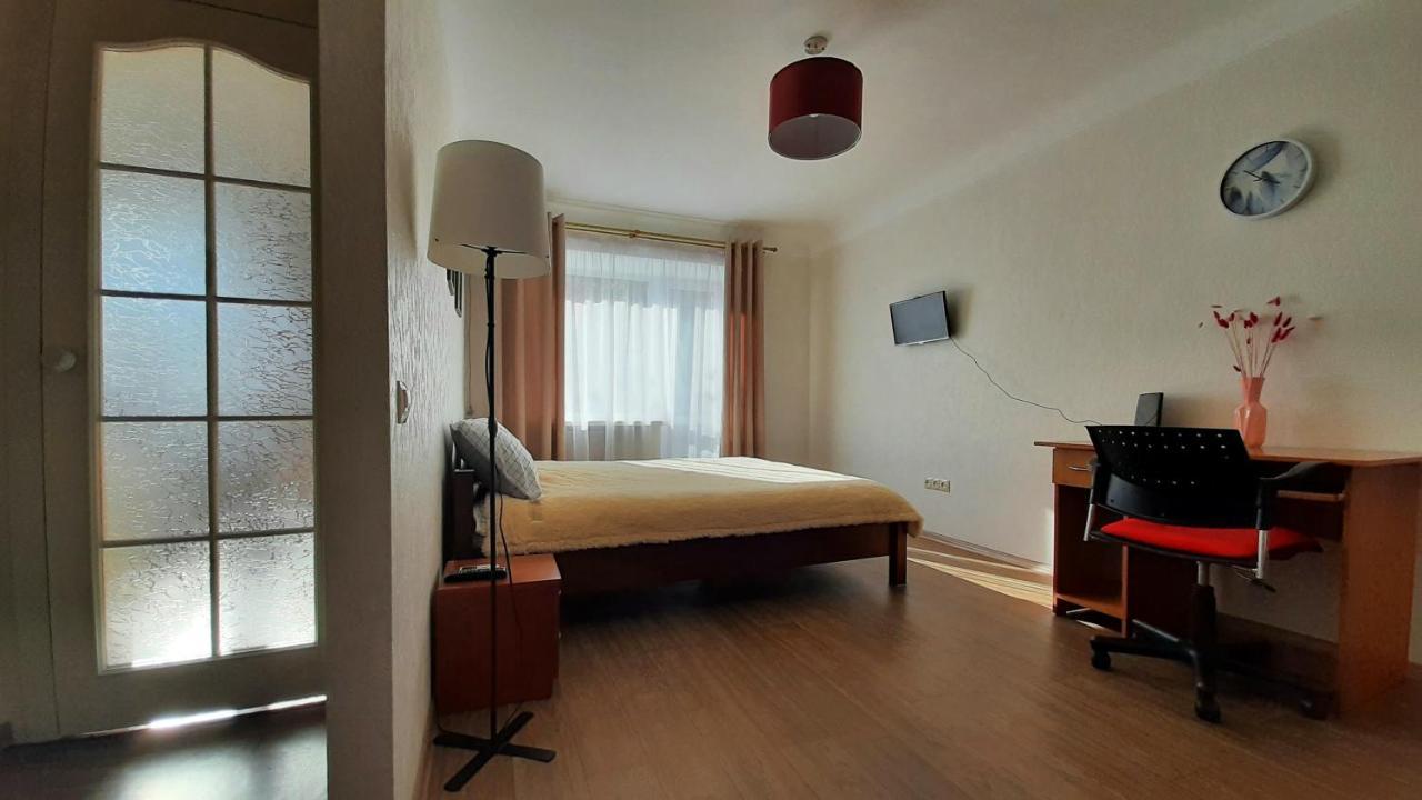 Apartment On Sobornyi Avenue 61 Oleksandriia エクステリア 写真